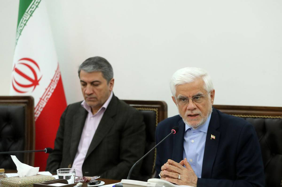 محمدرضا عارف: باید دست ما برابر دشمن پر باشد/ تأمین معیشت مردم به‌ویژه اقشار آسیب‌پذیر اولویت اول دولت است/ تمام برنامه‌های اصلاحات ساختاری اقتصادی و قیمت‌ها، پیوست معیشتی داشته باشد